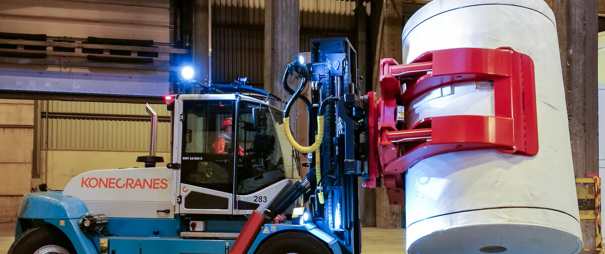 Forklift - pulp and paper- image